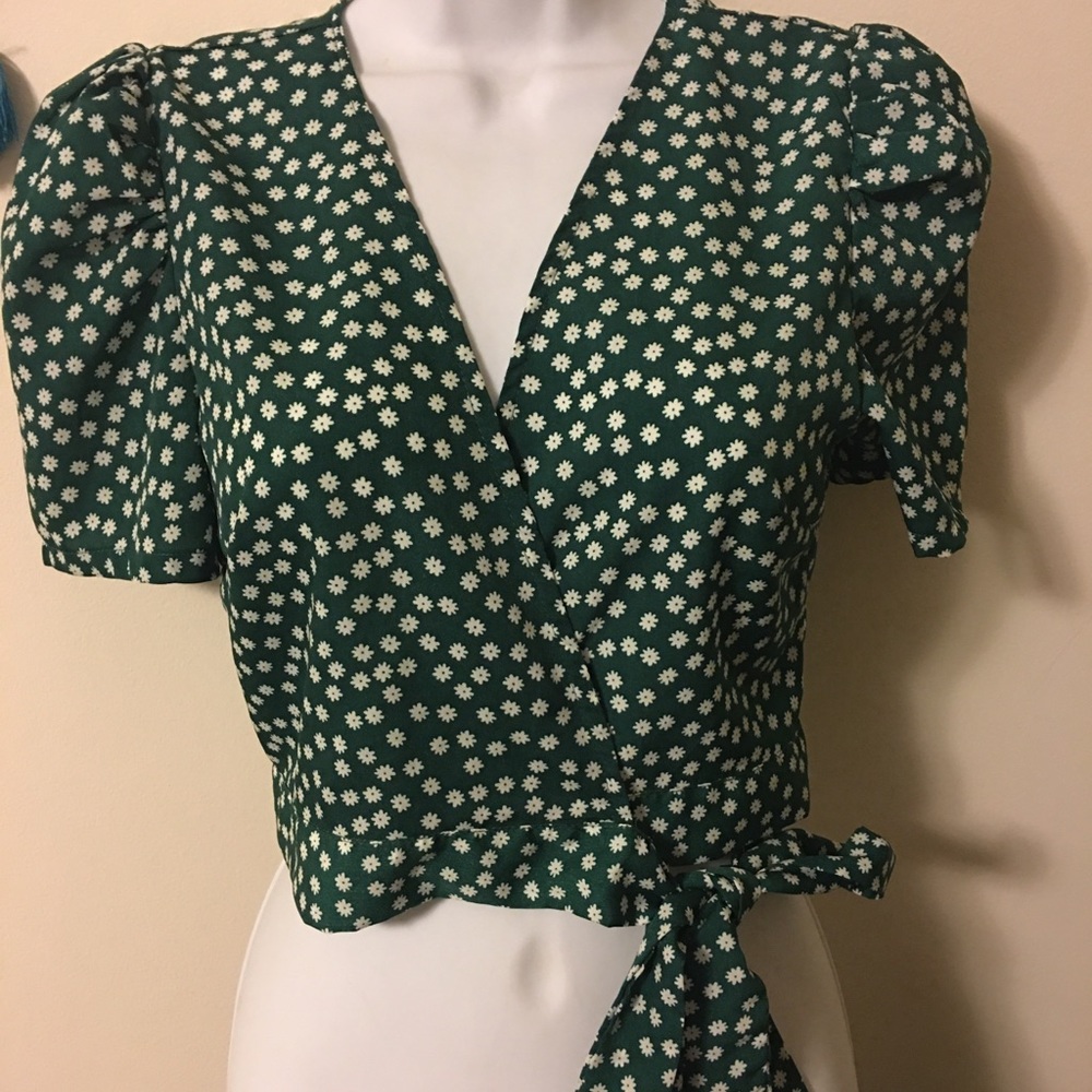 Hunter green flower short sleeve shirt